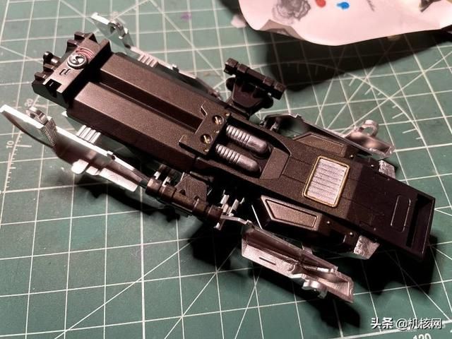 田宫静态四驱车模型“跳跃者号”拼装展示