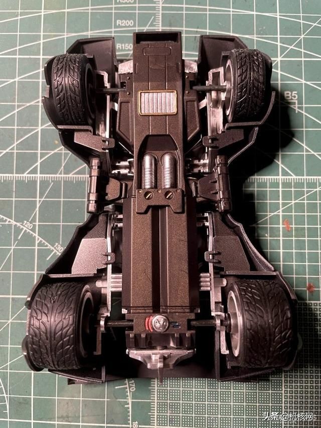 田宫静态四驱车模型“跳跃者号”拼装展示