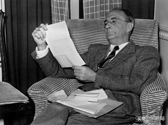 直到世界的尽头:安利两部关于海军冒险的虚构作品