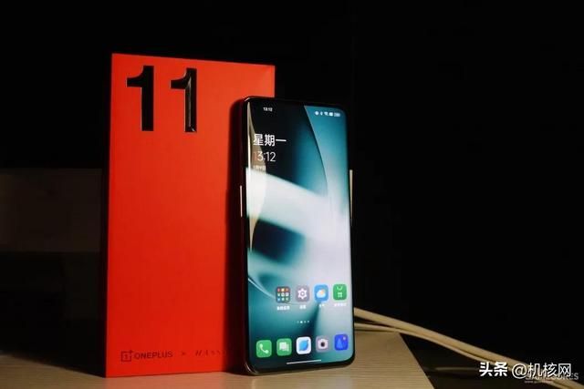 系统顺滑震感棒，三摄齐全定价香，一加11体验报告