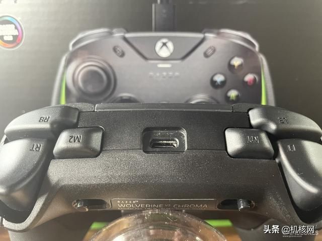 雷蛇手柄技术的集大成之作——幻影战狼V2幻彩版