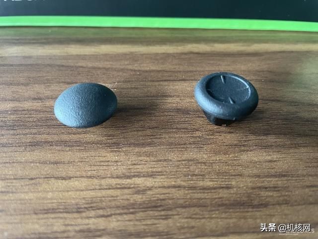 雷蛇手柄技术的集大成之作——幻影战狼V2幻彩版