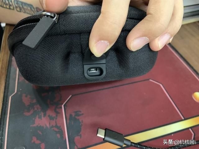 震了,Xbox One 精英手柄2代摸了一次就不舍得放下了