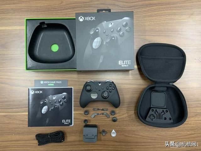 震了,Xbox One 精英手柄2代摸了一次就不舍得放下了